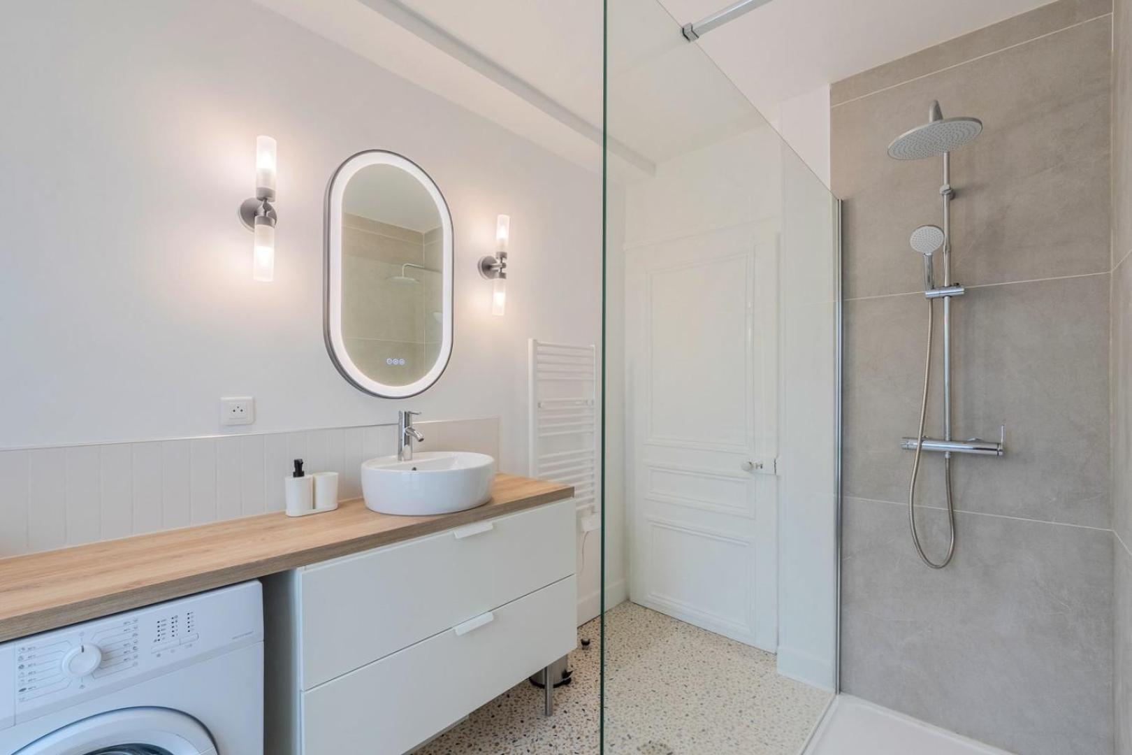 3 Bedroom Apartment On The Grand Place Lille Luaran gambar
